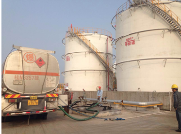 91桃色网站下载甲醇卸車泵正在安全作業