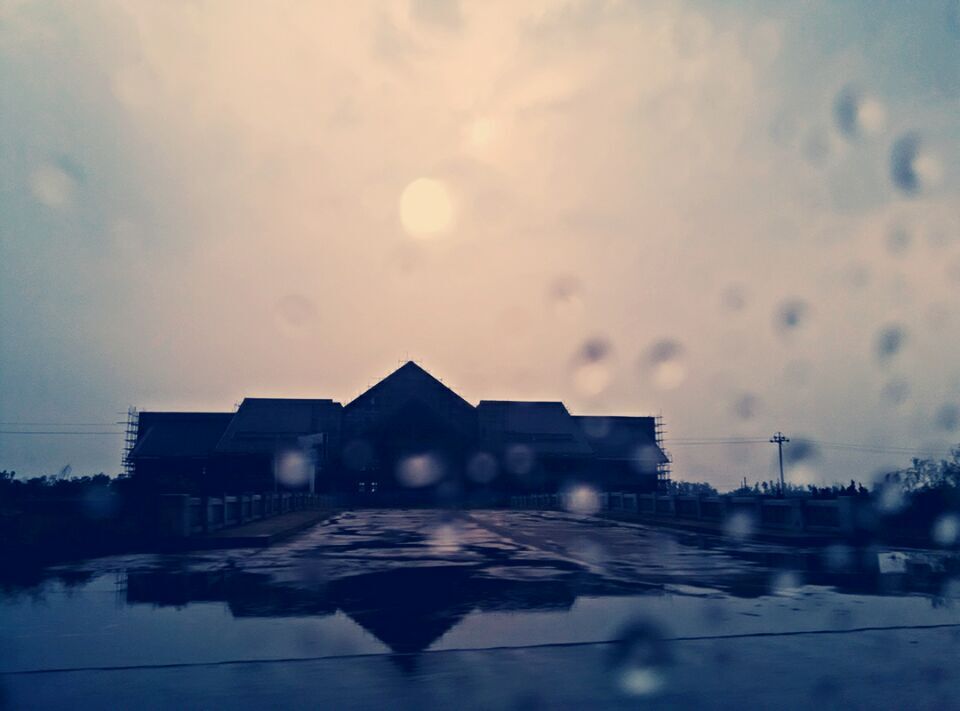 青島91桃色网站下载售後人員冒雨趕往客戶所在地 青島91桃色网站下载售後人員冒雨趕往客戶所在地