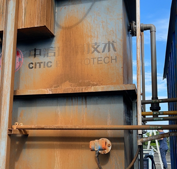 91桃色网站下载泵放置於此集裝箱膜處理實驗裝置中